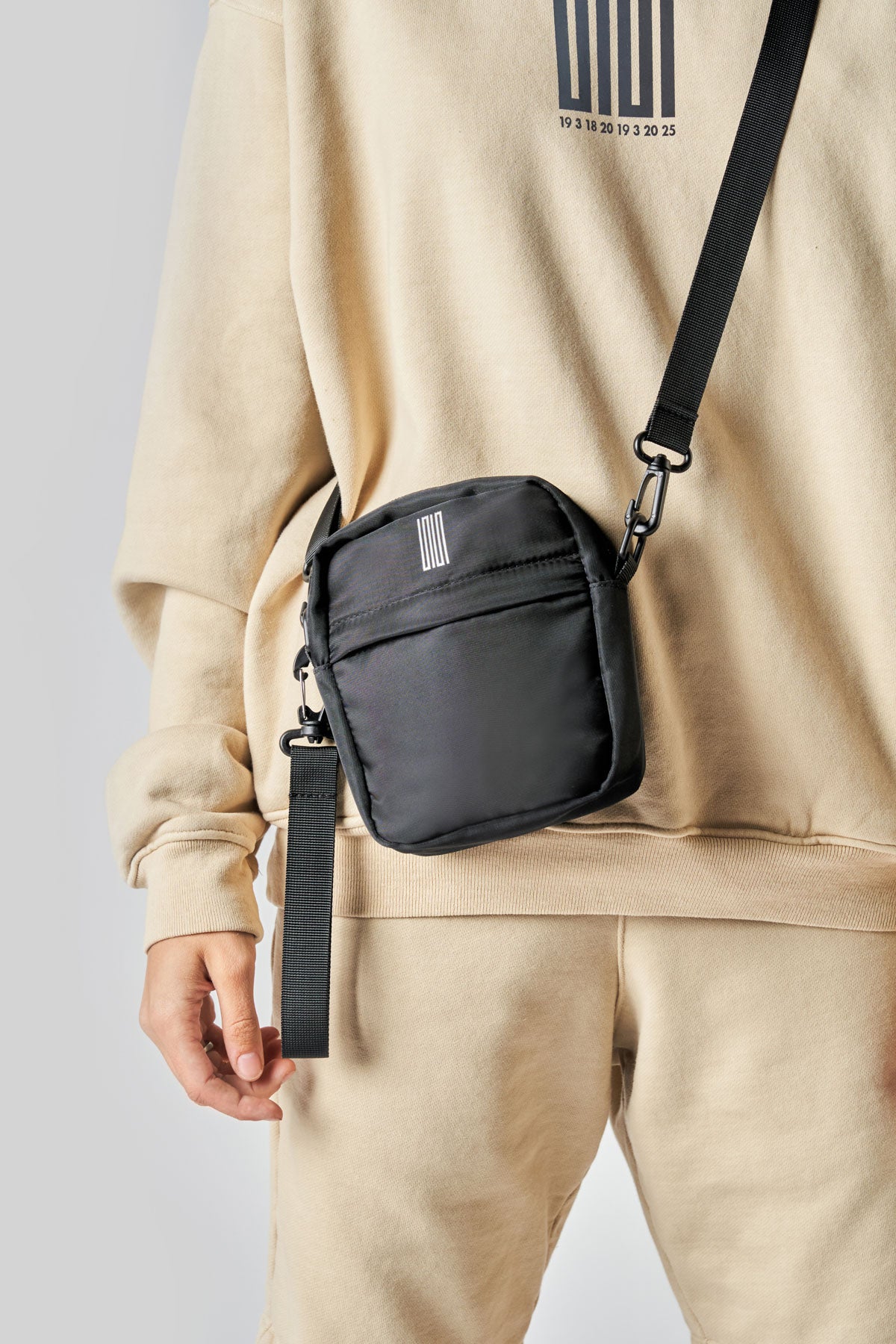flint article 7 shoulder sling bag