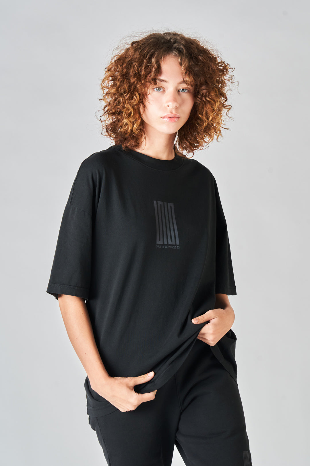 pacific article 1 logo tee black