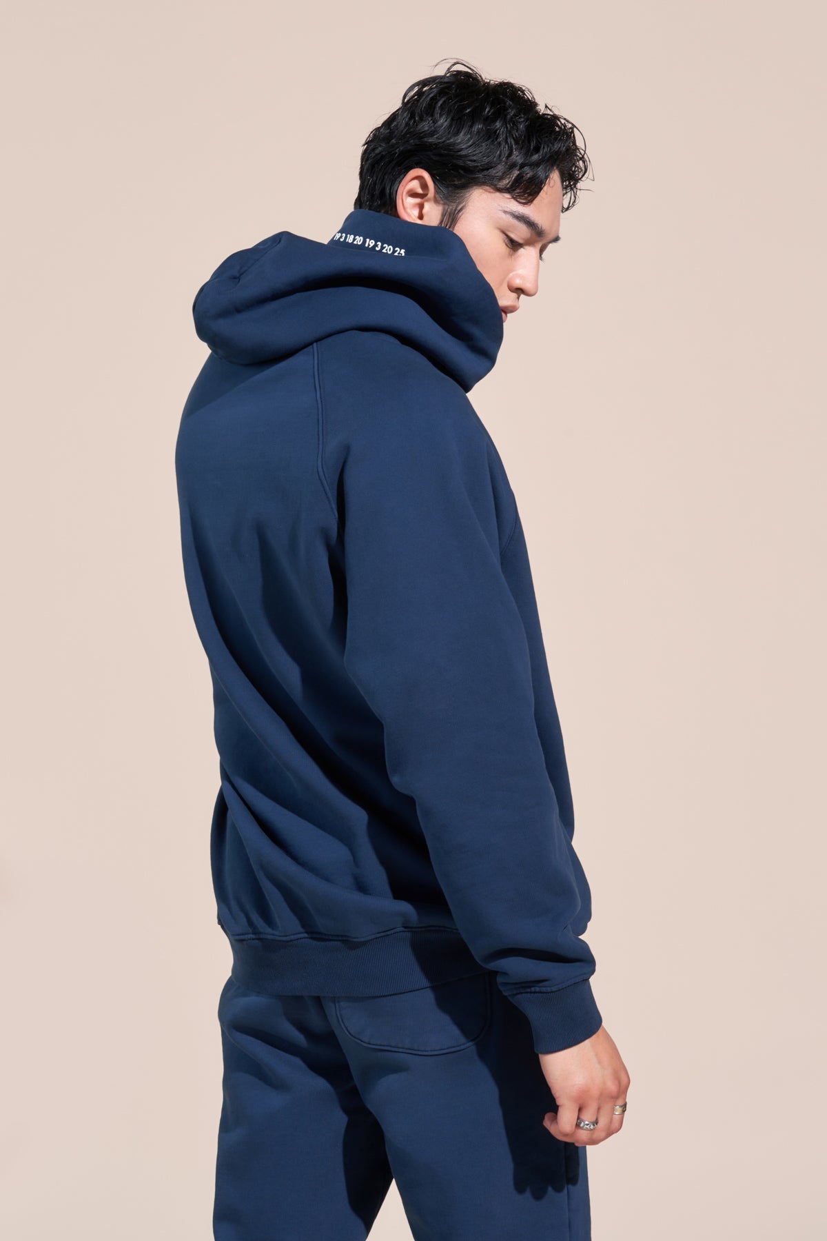 encino article 6 logo raglan hoodie midnight