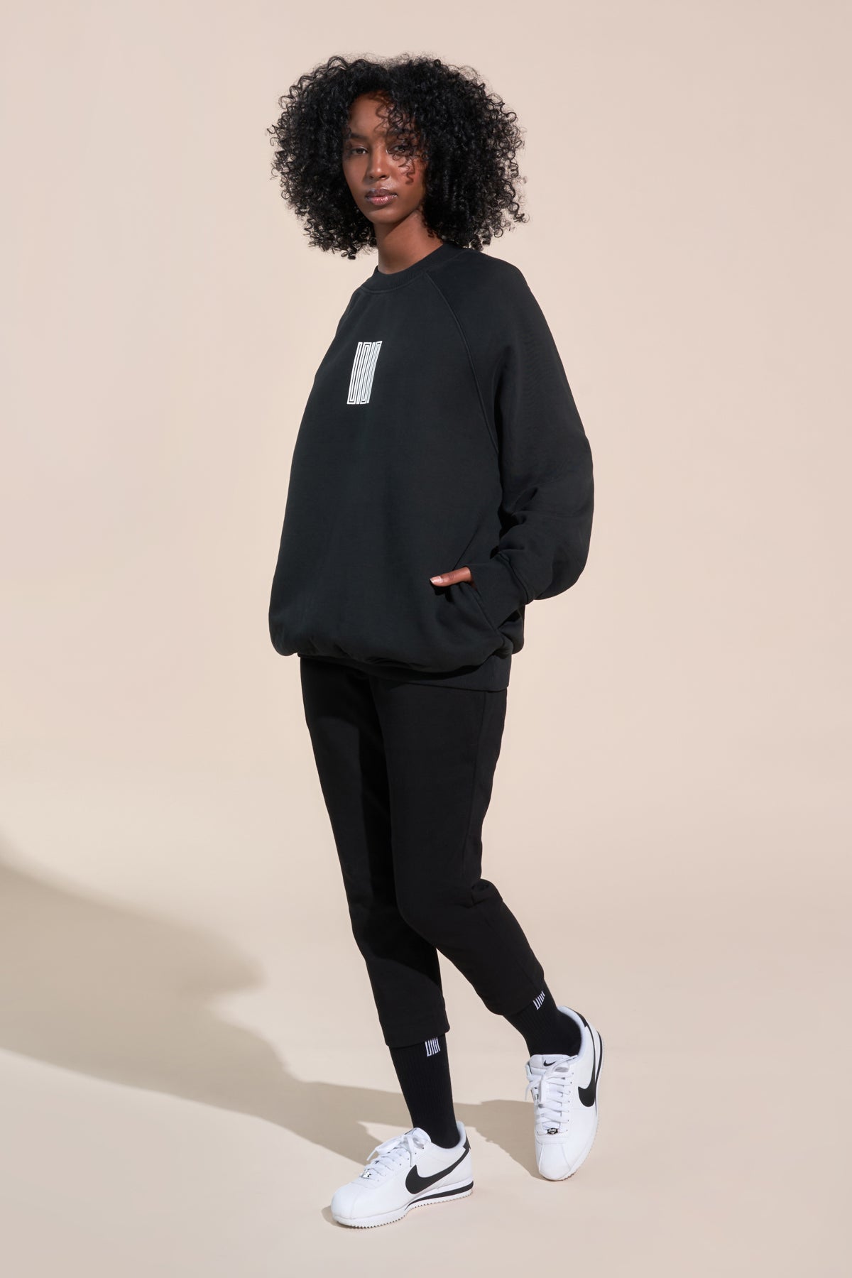 encino article 6 logo raglan sweatshirt black