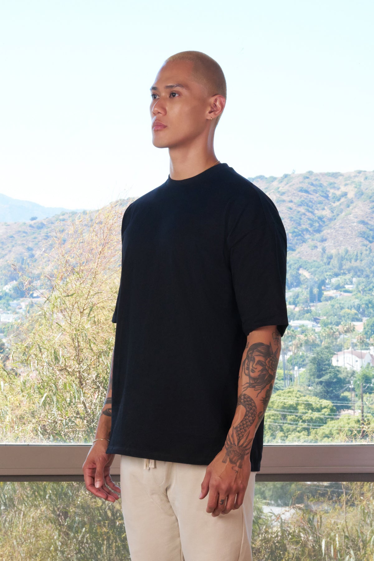 standards article 1 tee black