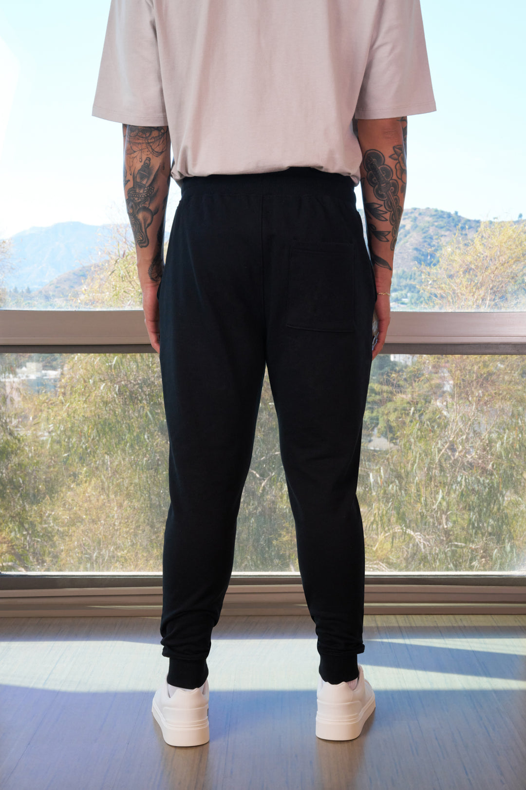 standards article 3 sweatpants black