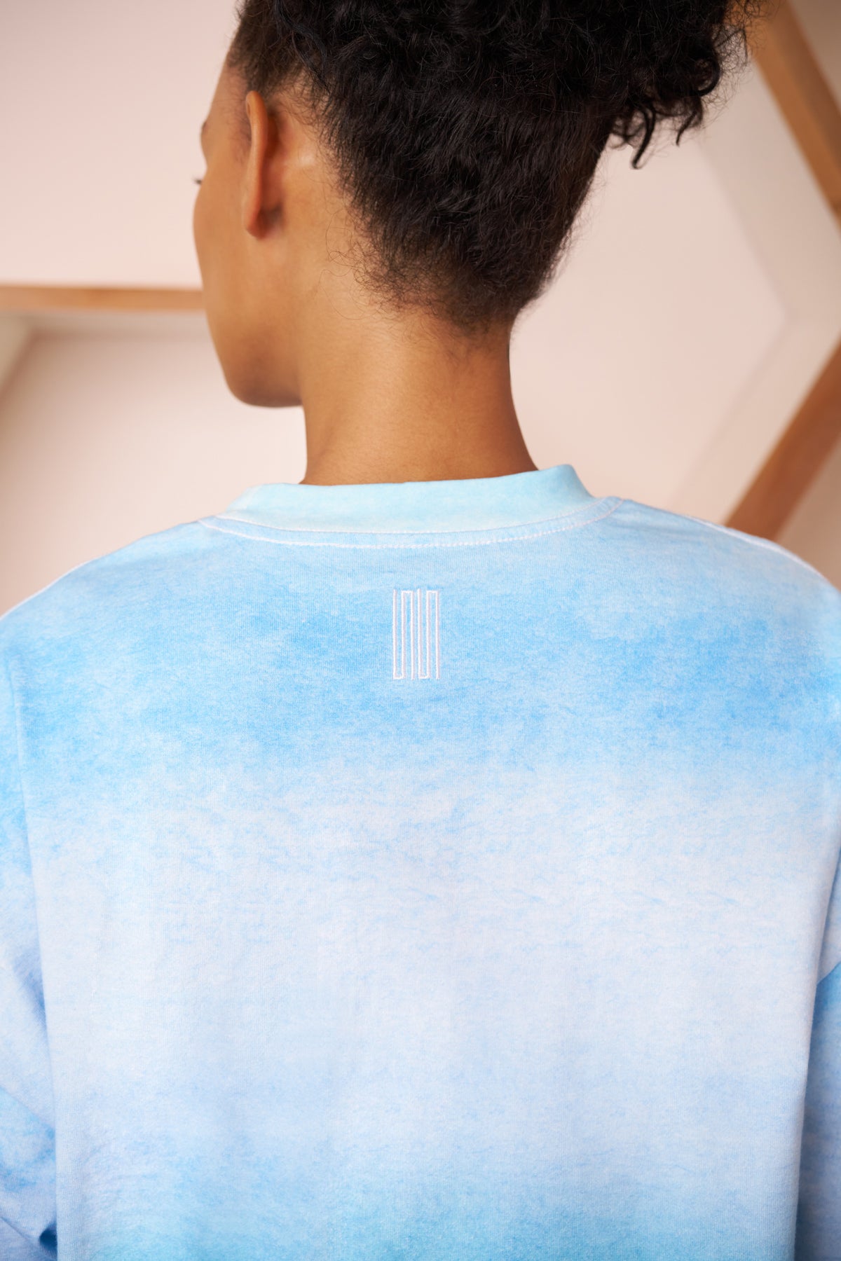 vista article 1 gradient tee gradient aqua