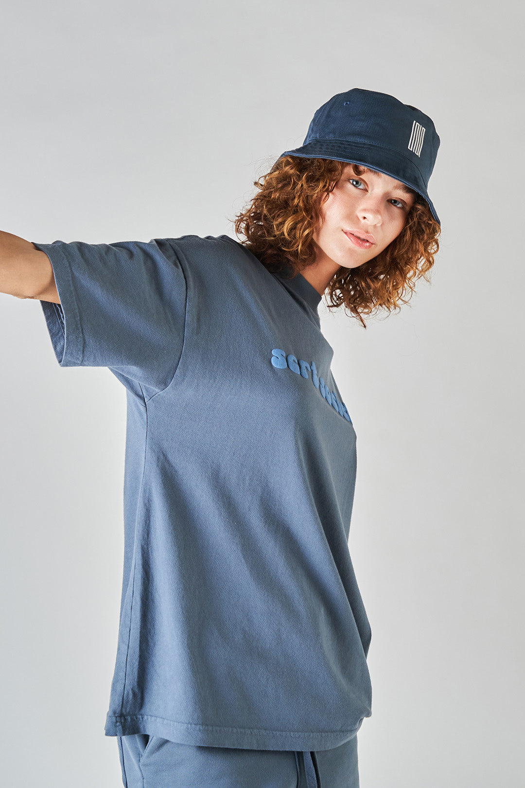 banks article 7 logo bucket hat cobalt