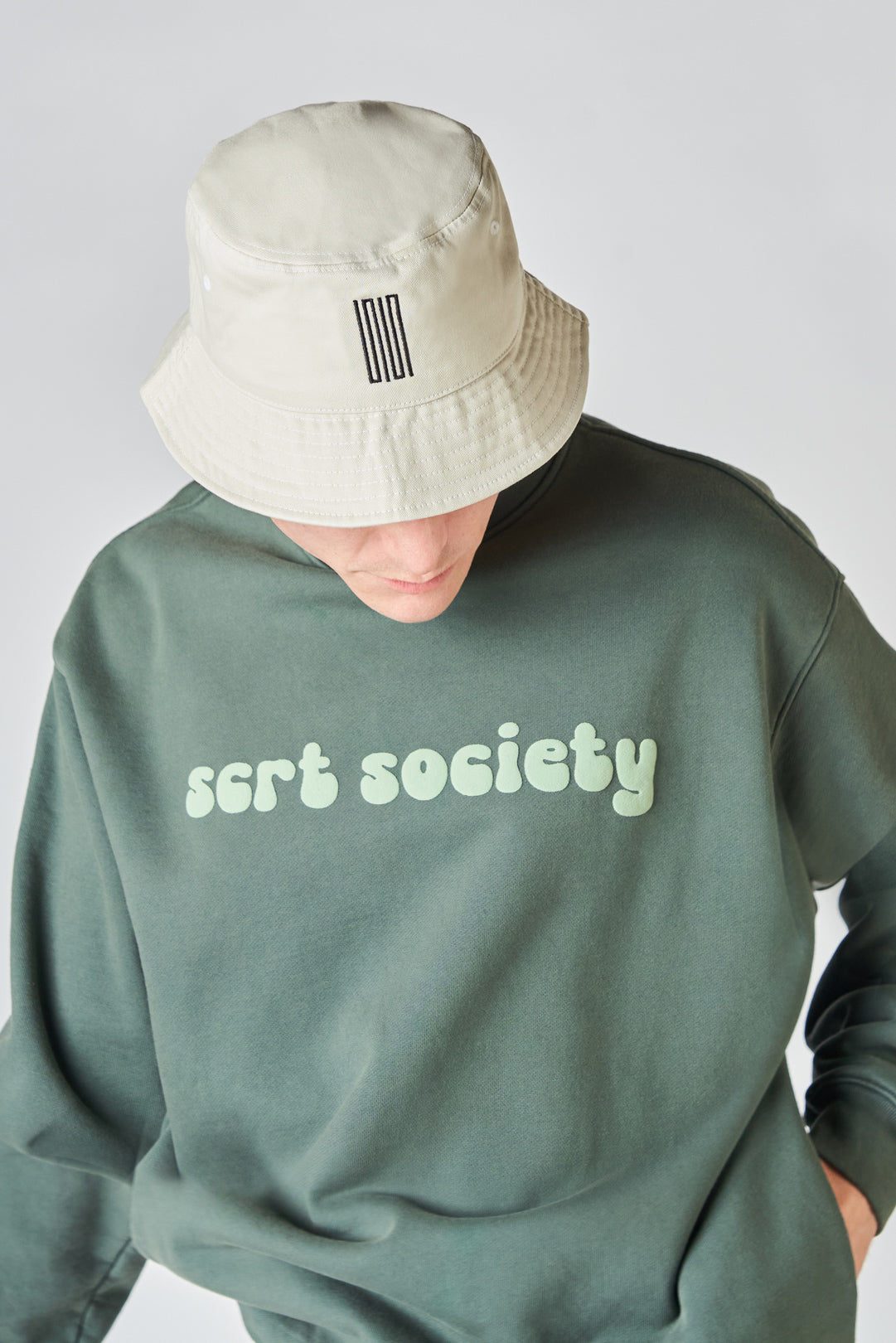 banks article 7 logo bucket hat sand