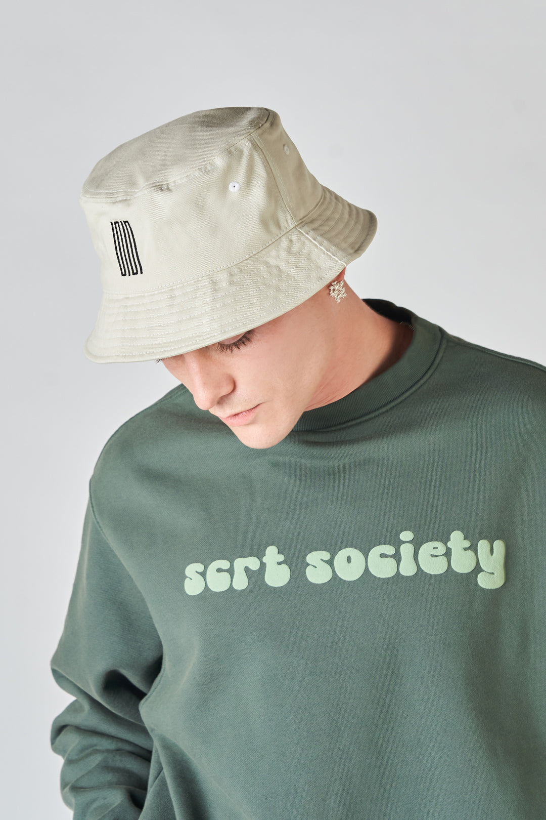 banks article 7 logo bucket hat sand