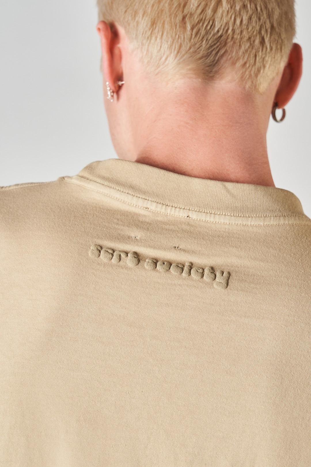 fairfax article 1 puff tee sand