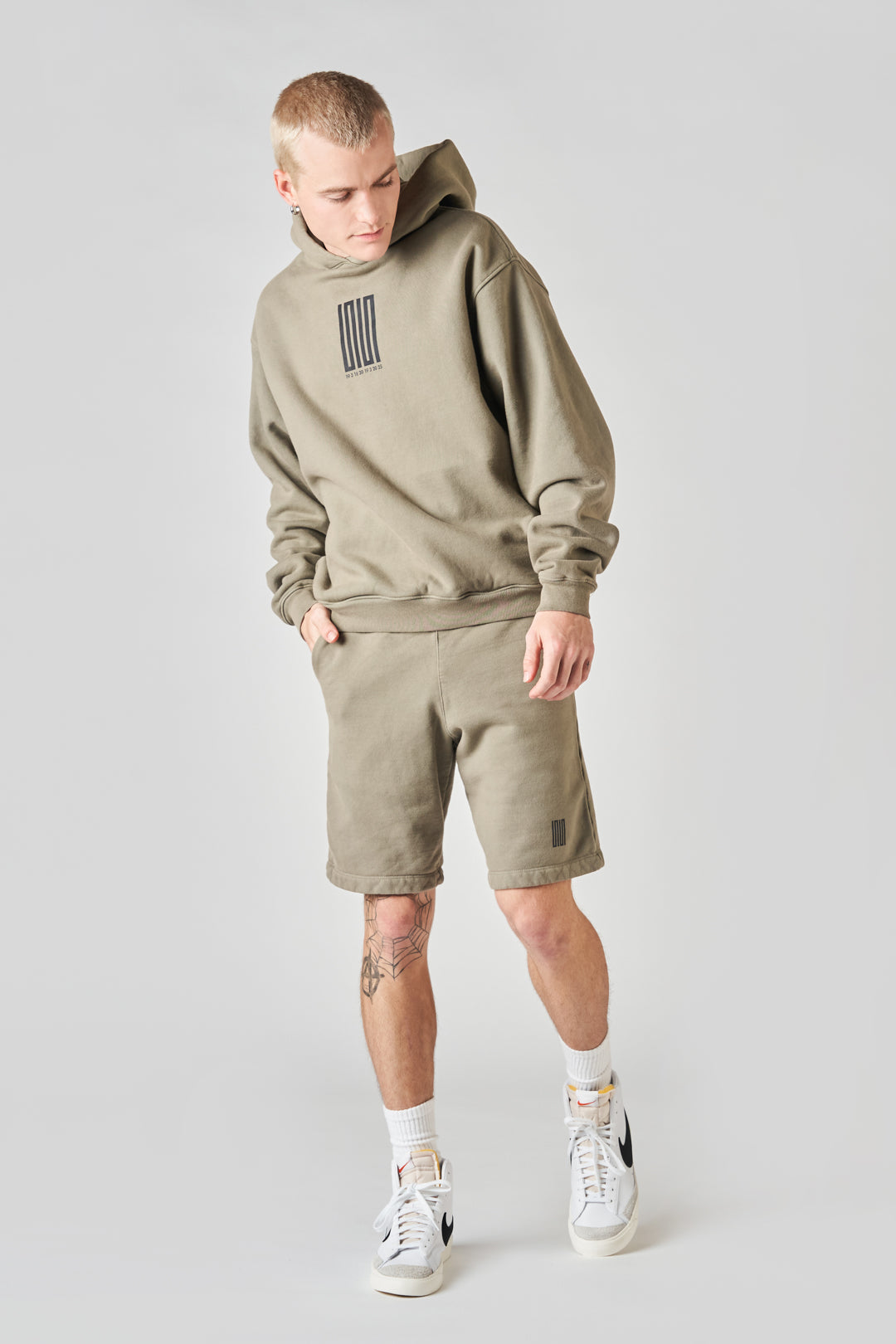 pacific article 6 logo hoodie taupe