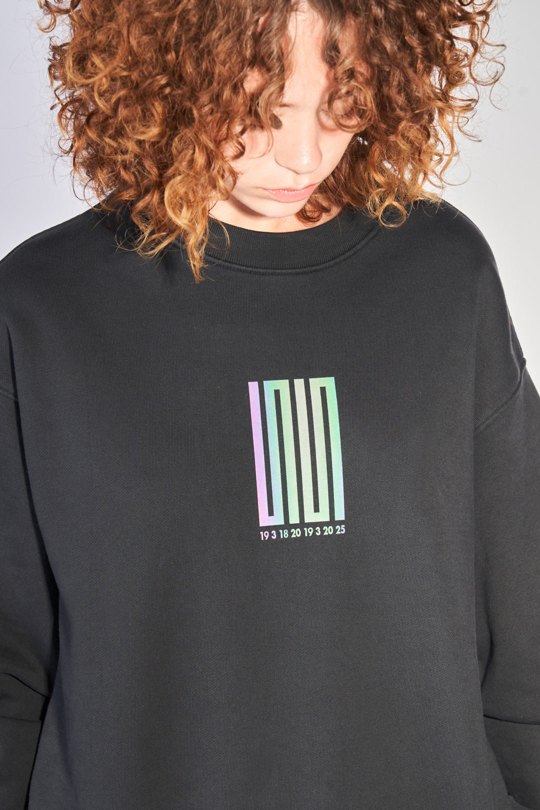 pacific article 6 logo sweater black