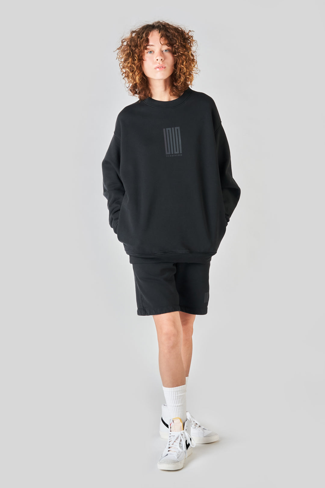 pacific article 6 logo sweater black