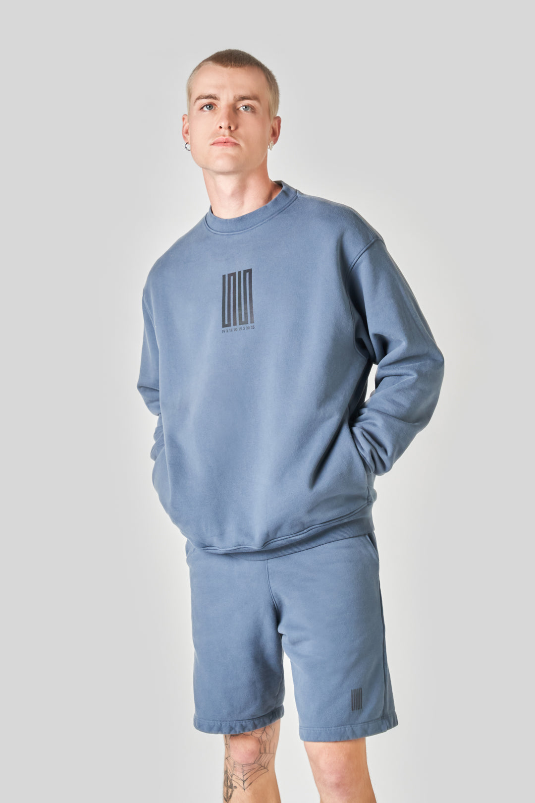 pacific article 6 logo sweater slate