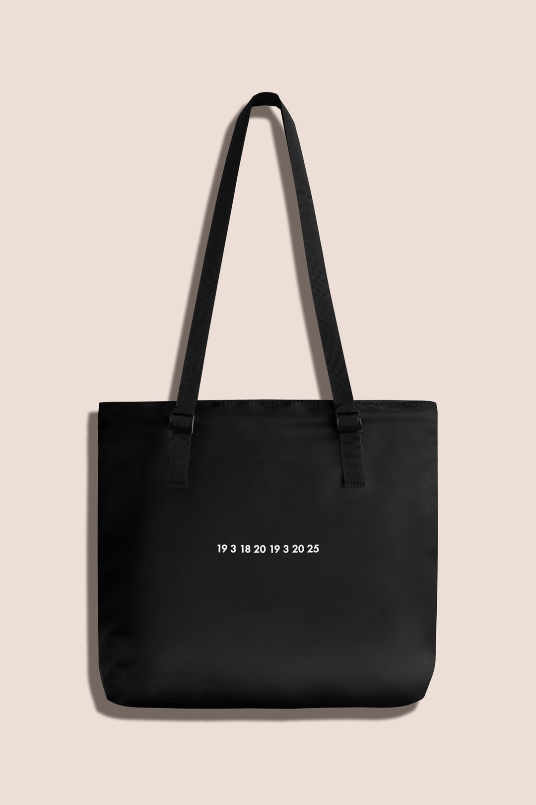 vera article 7 tote bag black