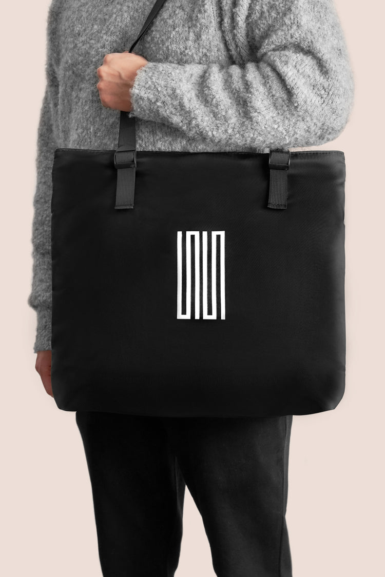 vera article 7 tote bag black