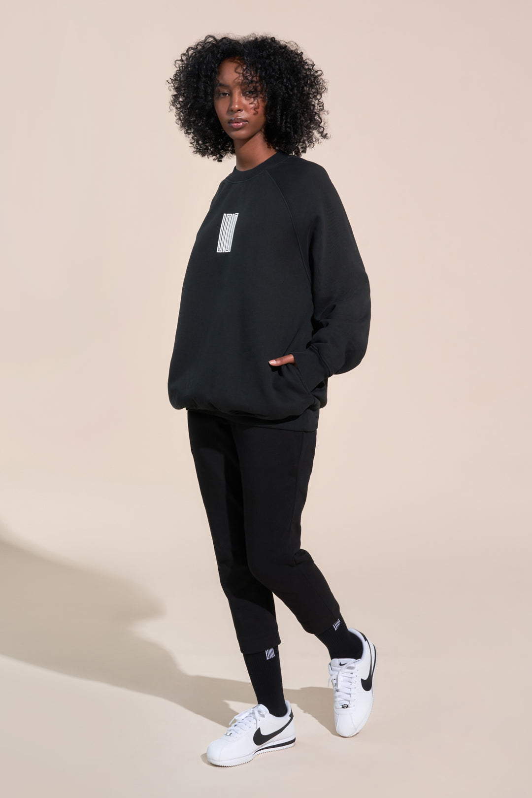 encino article 6 logo raglan sweatshirt black